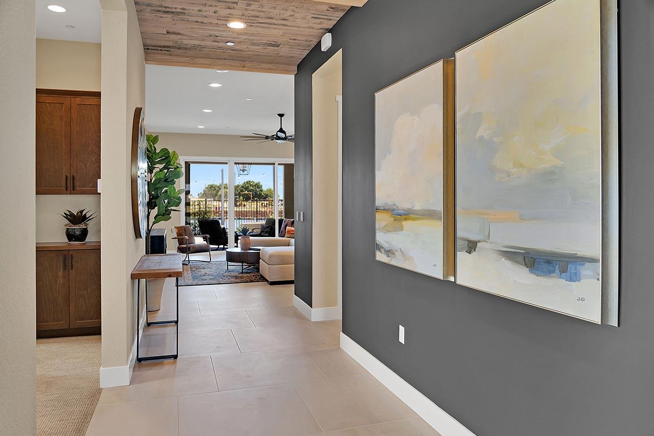 Kiper_SkyeAtRiverIslands_Res1-Hallway_2854-11x8_geo