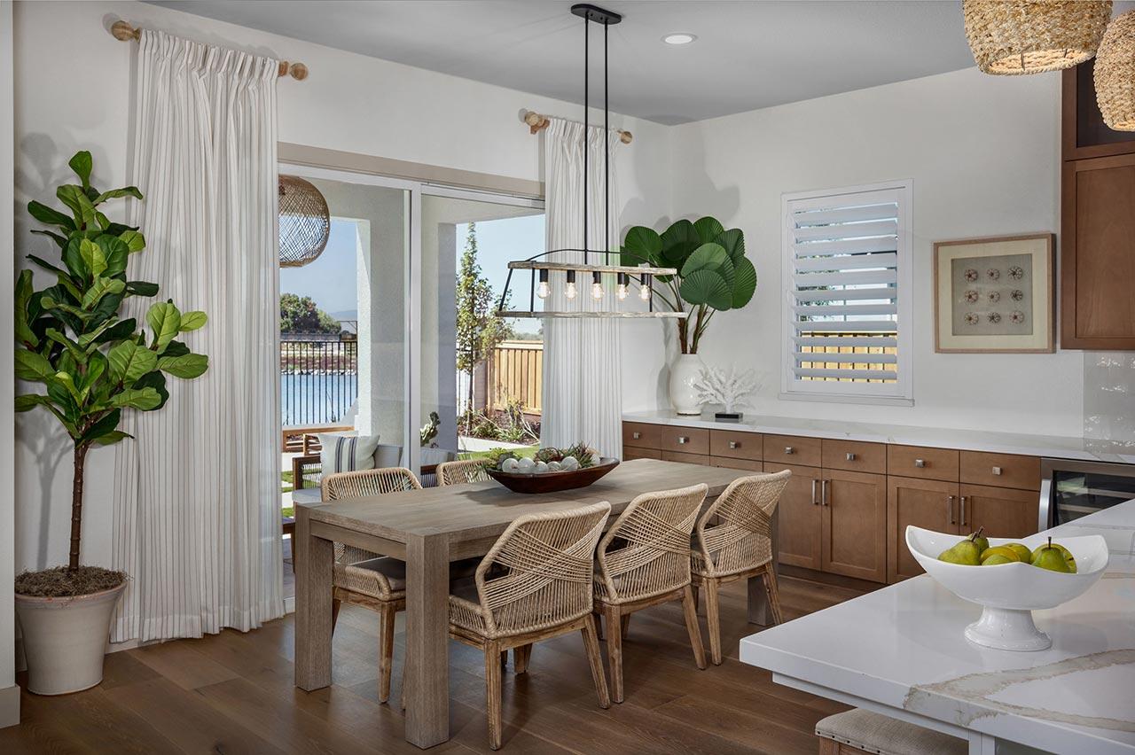 Kiper_SkyeAtRiverIslands_Res2-Diningroom_8185c-11x8_geo