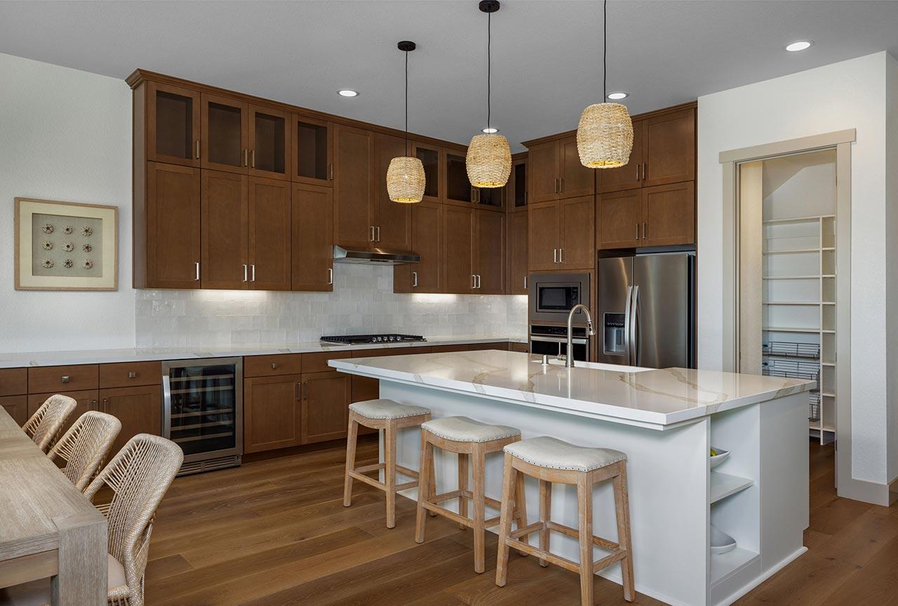 Kiper_SkyeAtRiverIslands_Res2-Kitchen_8080c-11x8_geo
