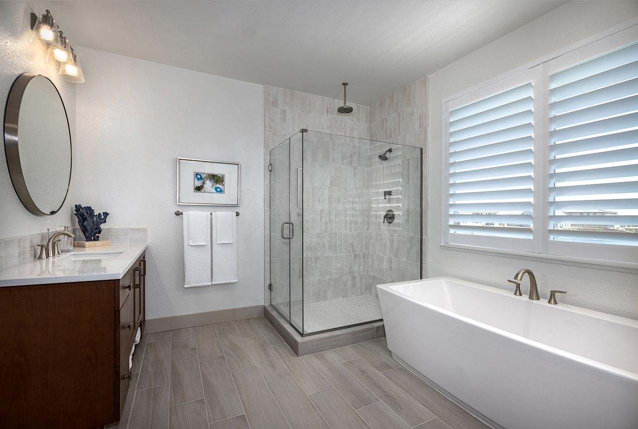 Kiper_SkyeAtRiverIslands_Res2-PrimaryBath_8360b-11x8_geo