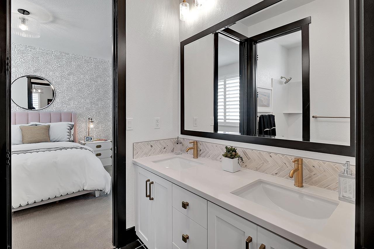 Kiper_SkyeAtRiverIslands_Res3-Bathroom_2180-11x8_geo