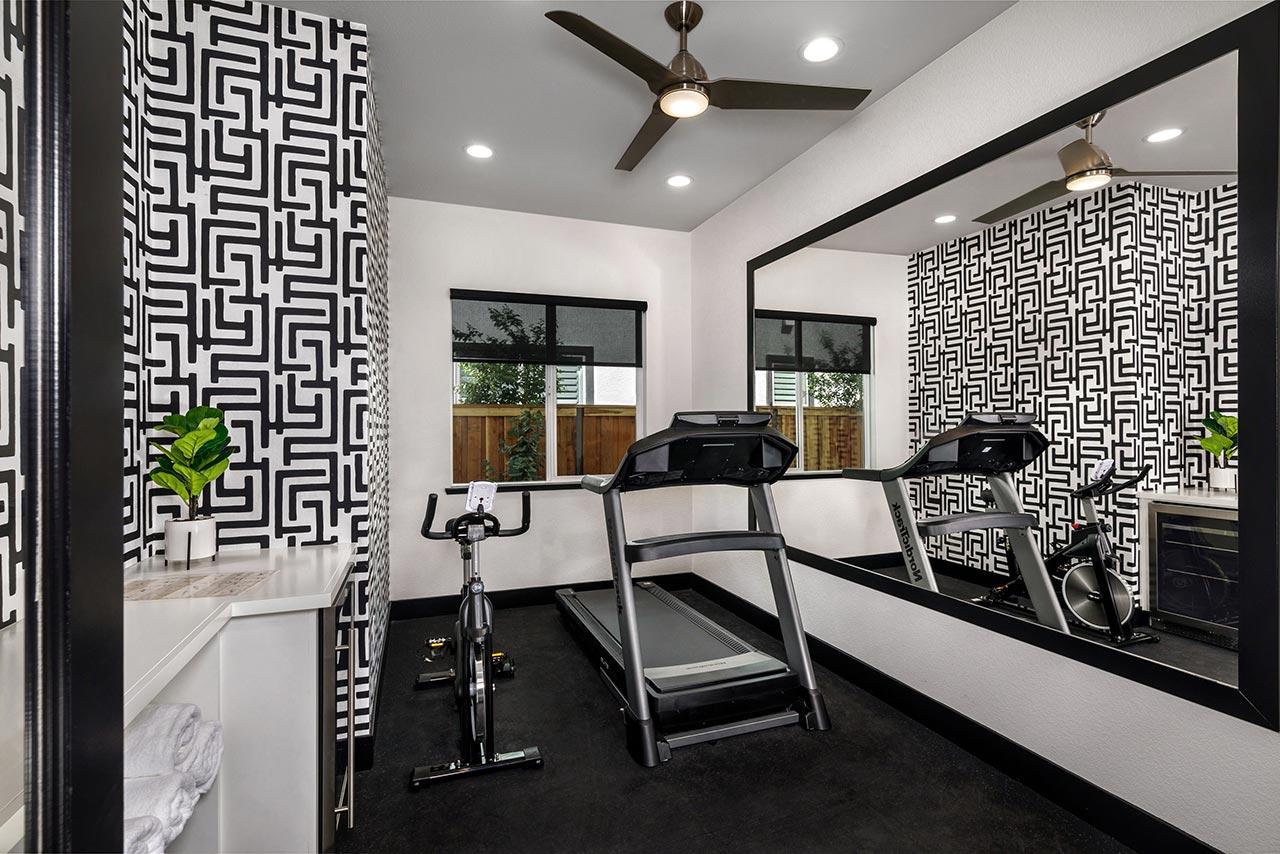 Kiper_SkyeAtRiverIslands_Res3-Gym_1622c-11x8_geo