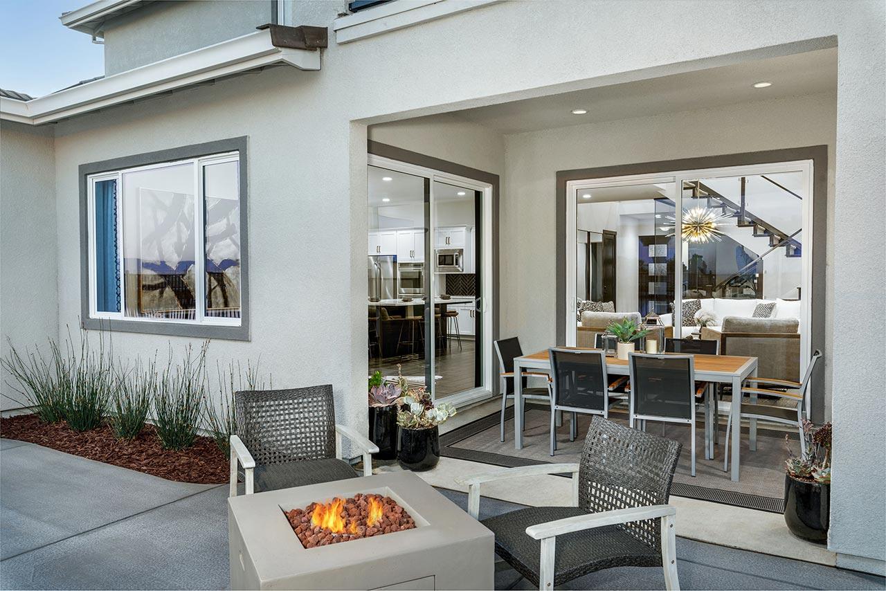 Kiper_SkyeAtRiverIslands_Res3-Patio2_2248b-11x8_geo