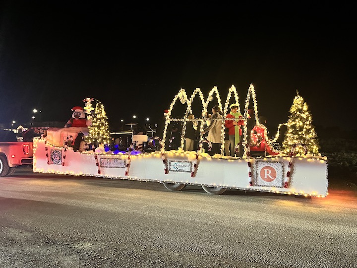 River Islands Community Christmas Parade, Holiday Light Parade