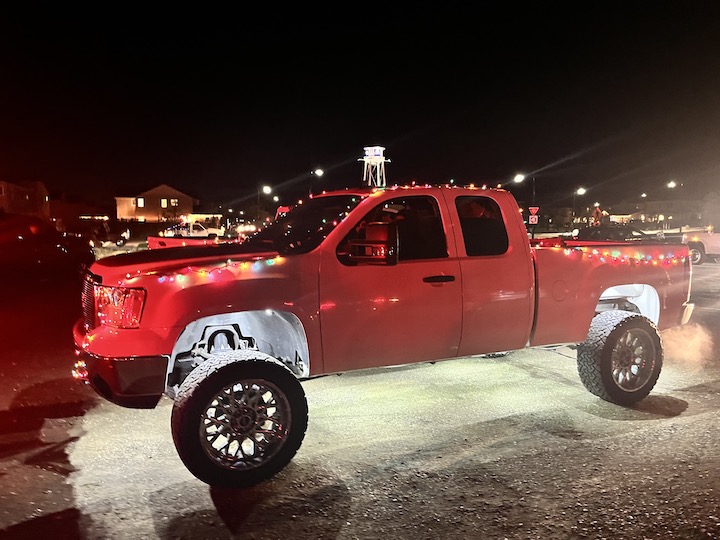 River Islands Community Christmas Parade, Holiday Light Parade