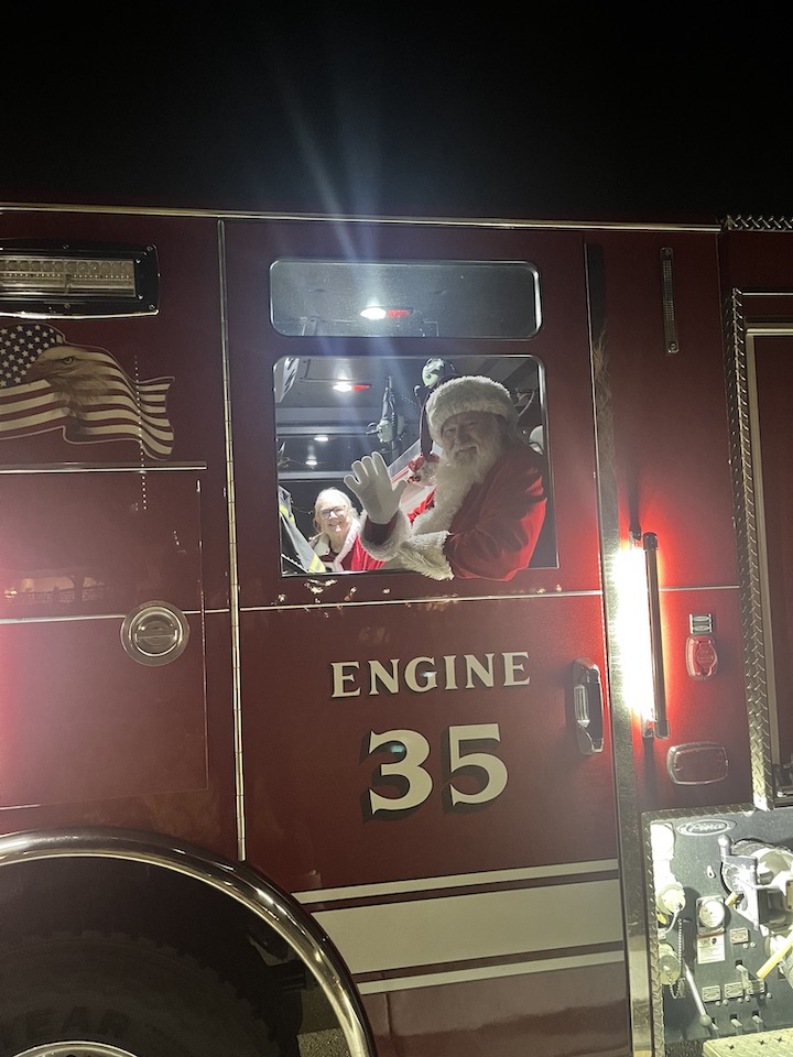 River Islands Community Christmas Parade, Holiday Light Parade