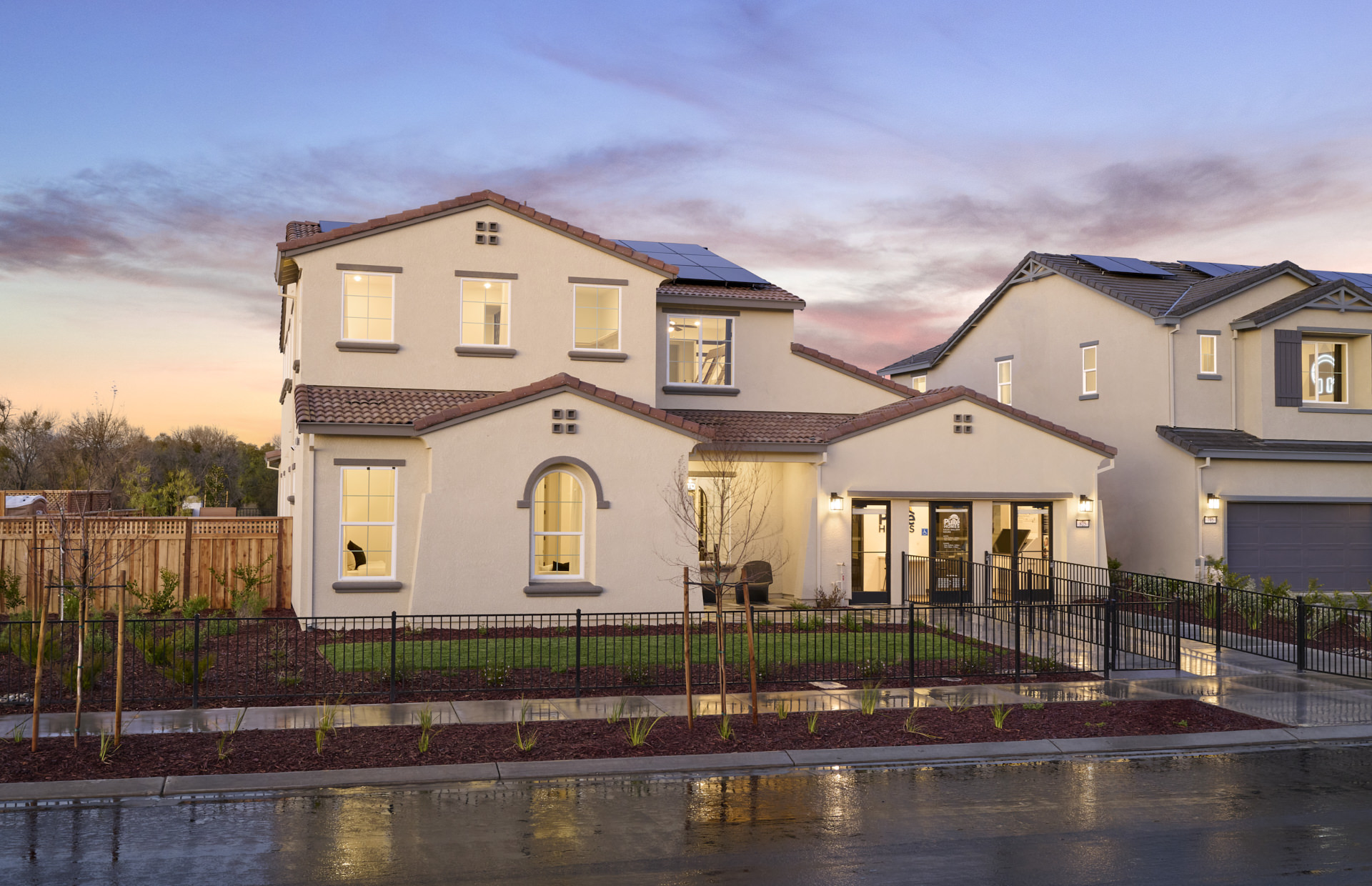 Pulte_TheShores_Plan1_ExteriorTwilight