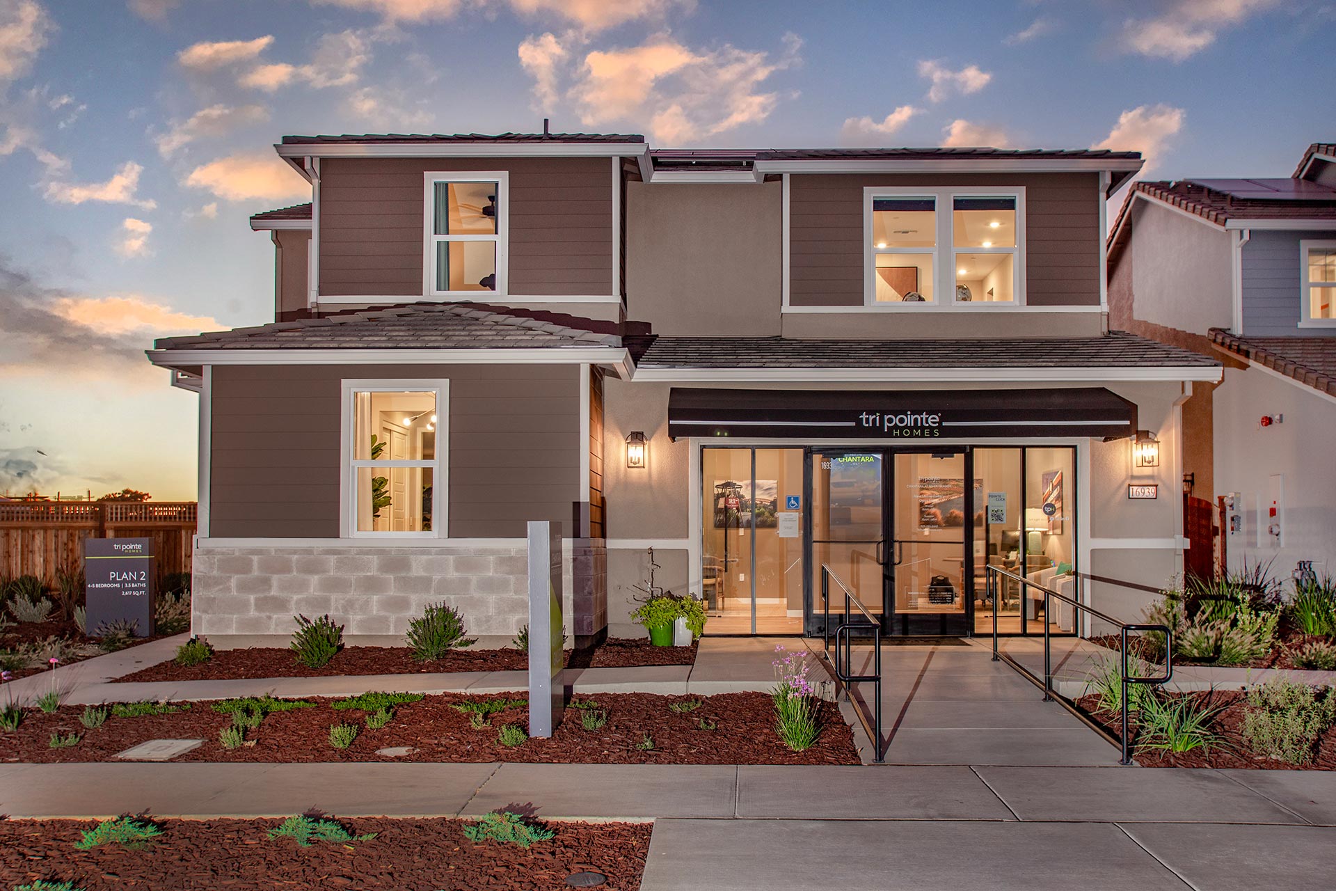 TriPointeHomes_Chantara_Plan2_ExteriorTwilight