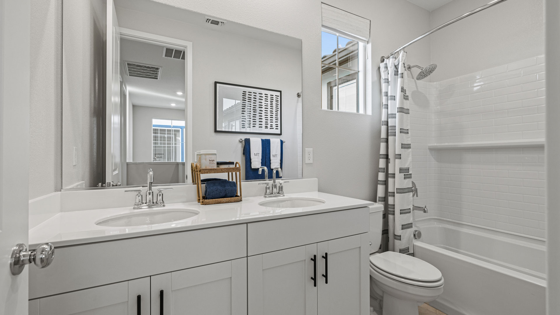 Lacewood-Bathroom-2
