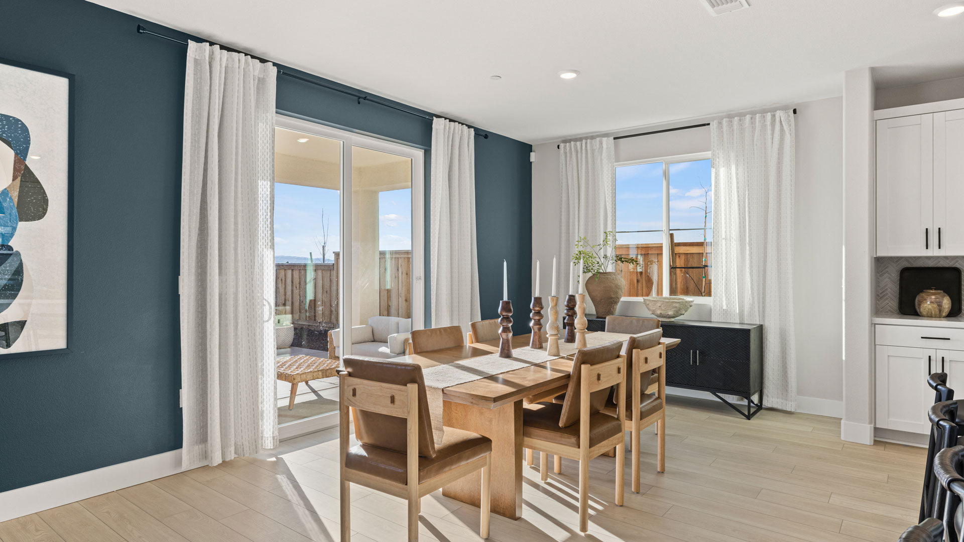 Lacewood-Dining