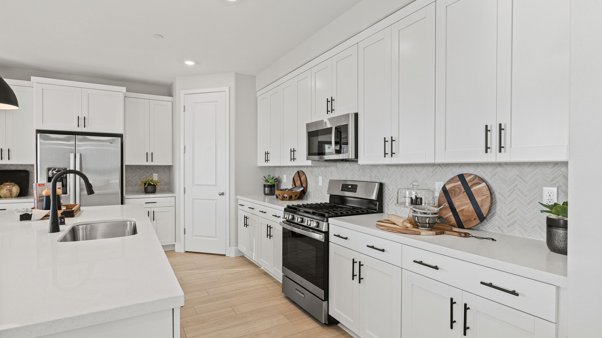 Lacewood-Kitchen-2