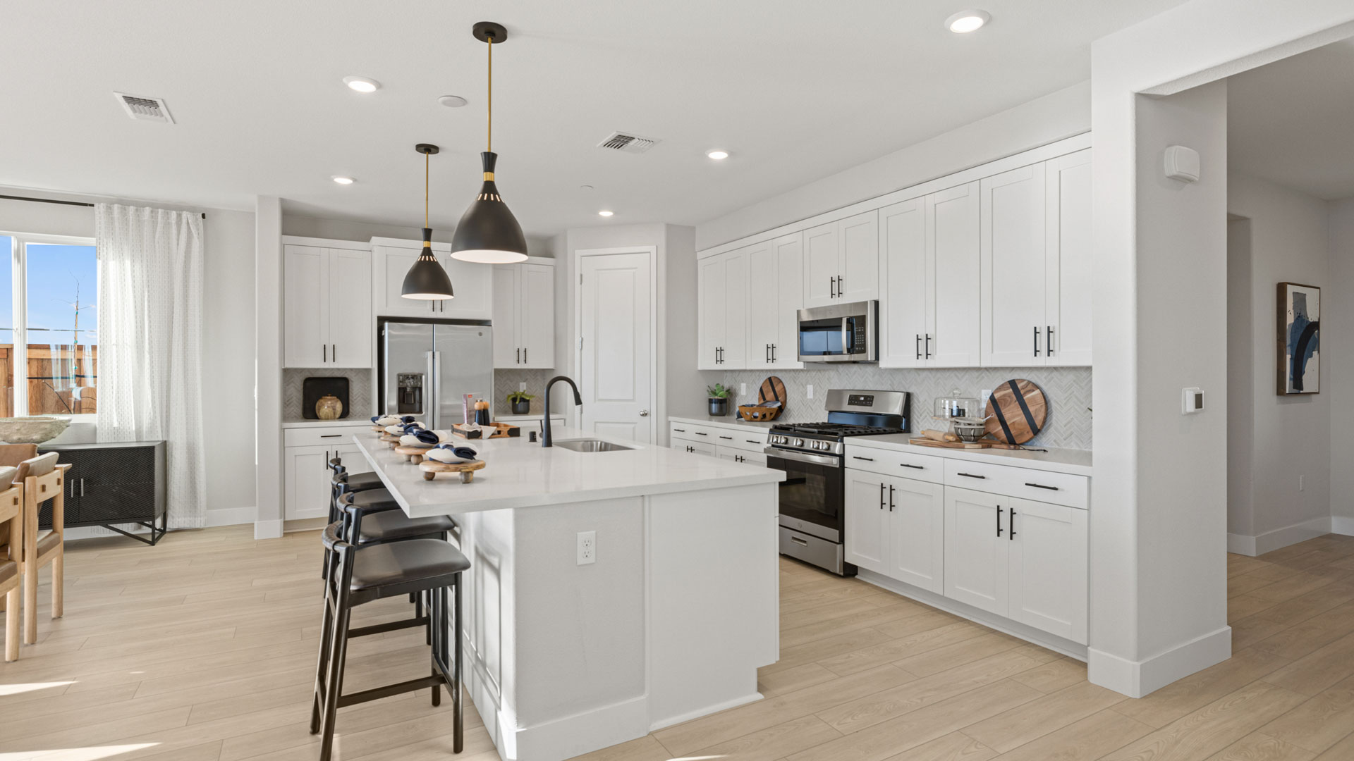 Lacewood-Kitchen