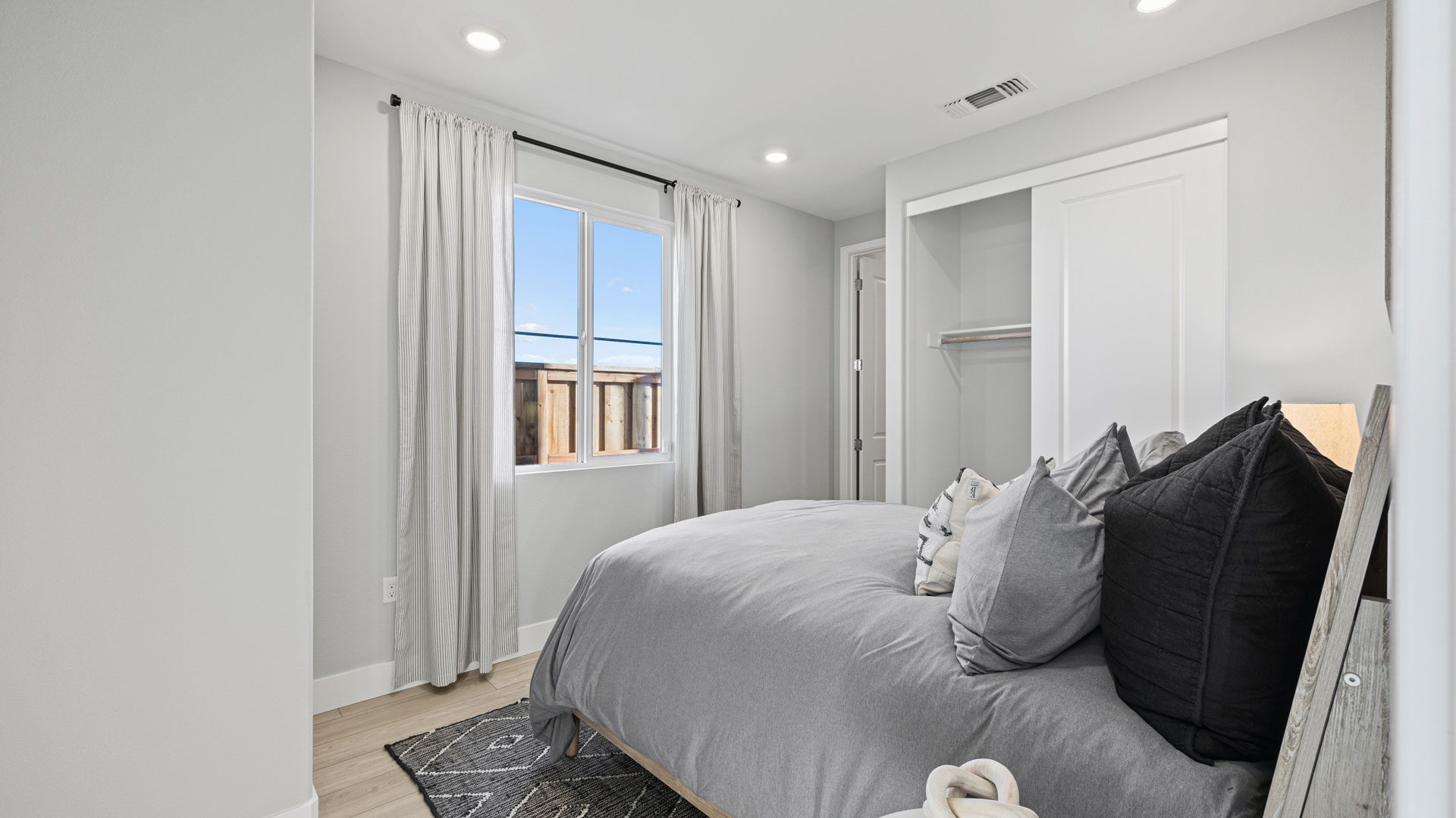 Lacewood-Optional-Bedroom-5-Bath-4