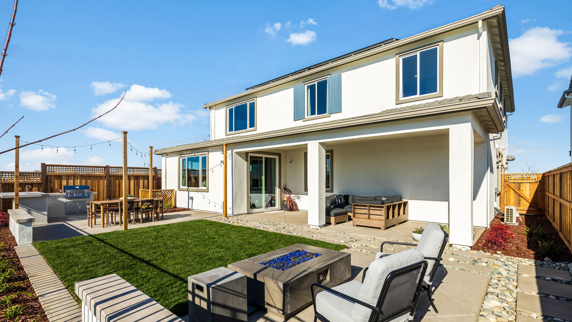 Luna-rear-yard-5